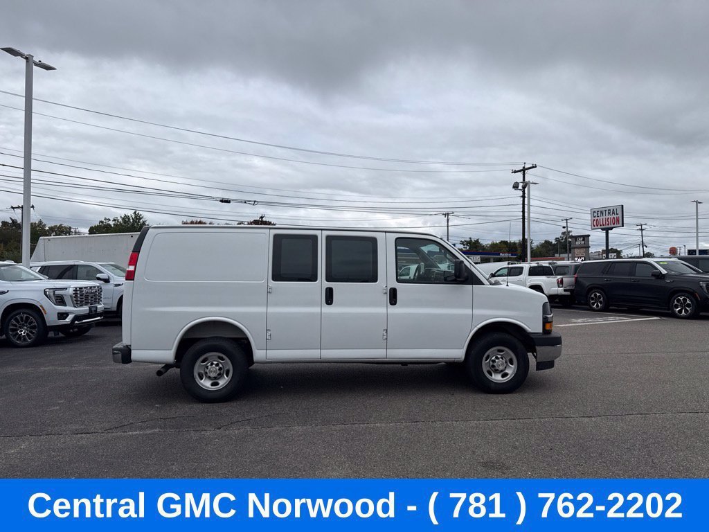 Used 2025 Chevrolet Express 2500 w/ Driver Convenience Package RWD image 6