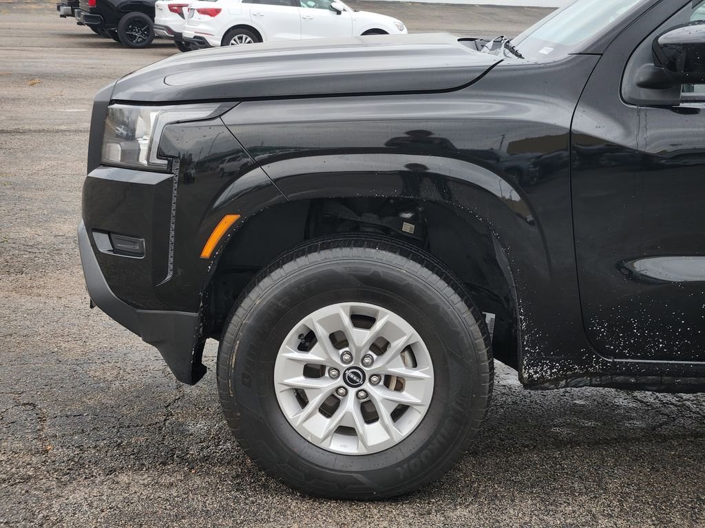 Used 2024 Nissan Frontier SV image 8