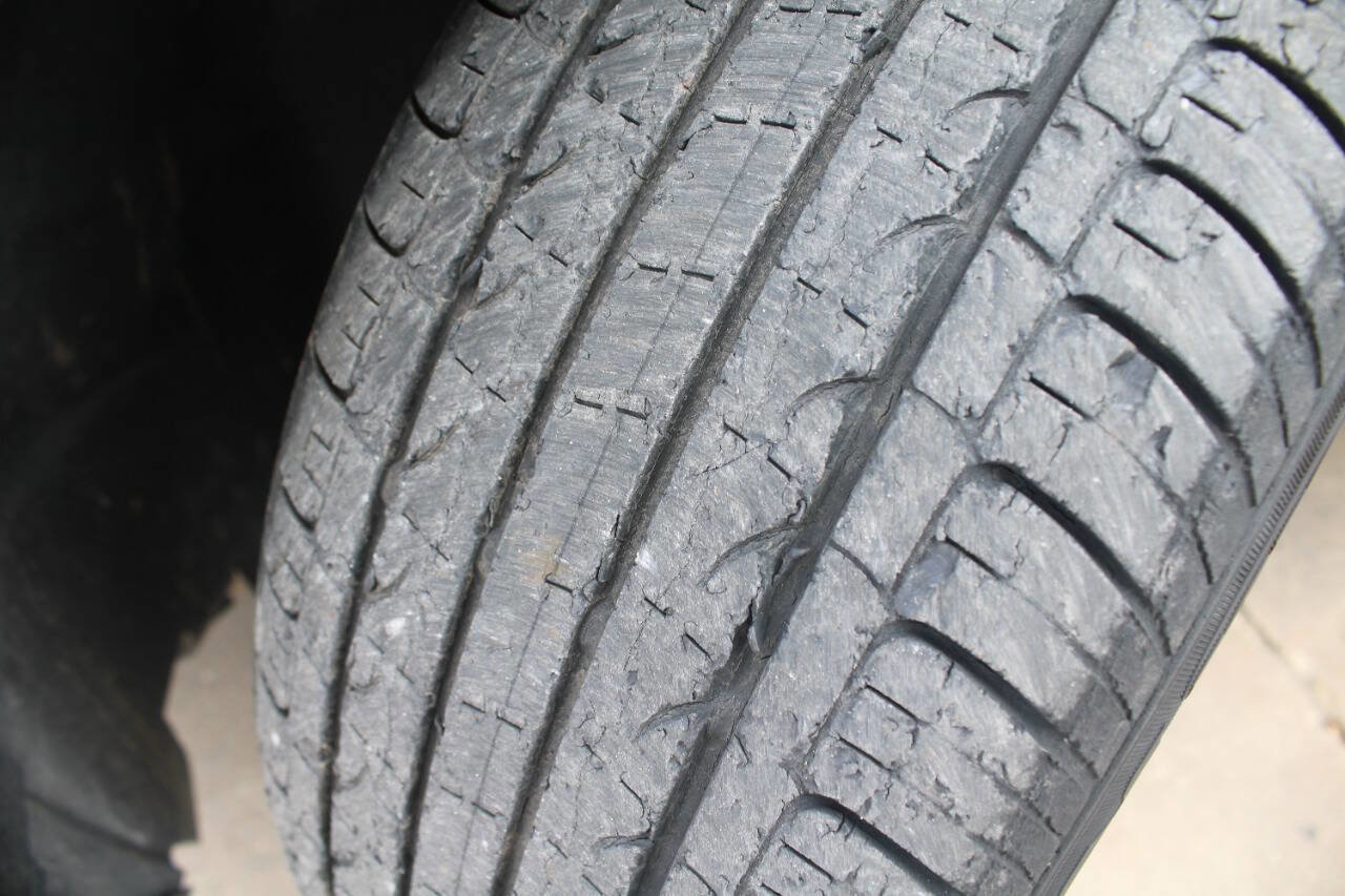 Used 2020 Nissan Kicks SV image 30