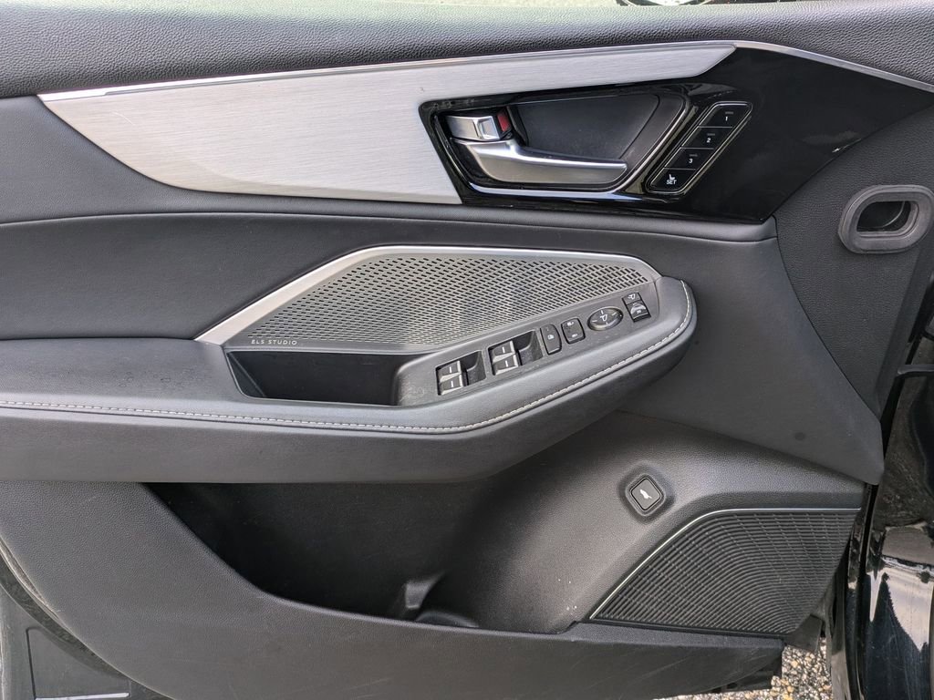 Used 2023 Acura MDX FWD w/ Technology Package image 13