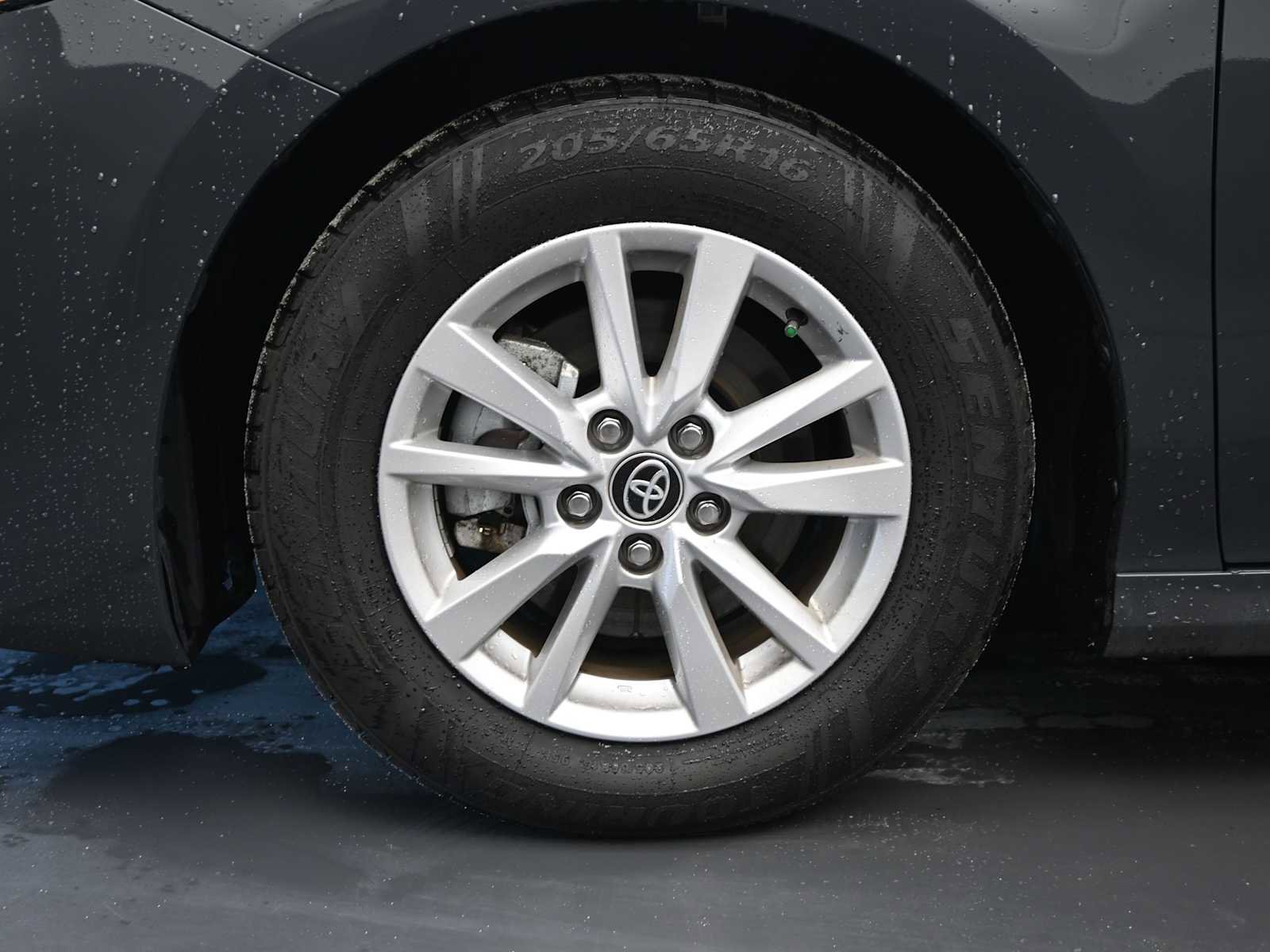 Used 2025 Toyota Camry LE image 11