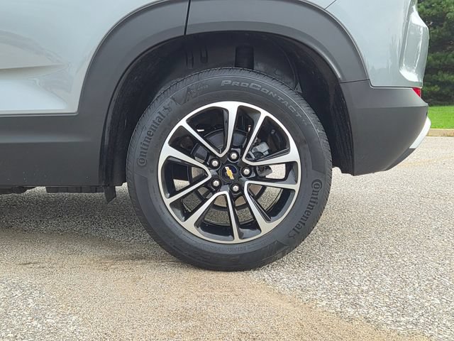 Used 2024 Chevrolet TrailBlazer LT w/ Convenience Package FWD image 9
