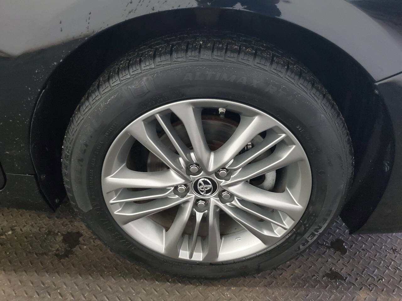 Used 2015 Toyota Camry SE FWD image 20