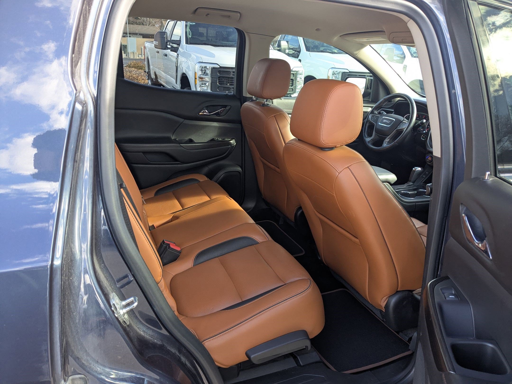 Used 2019 GMC Acadia SLT image 30