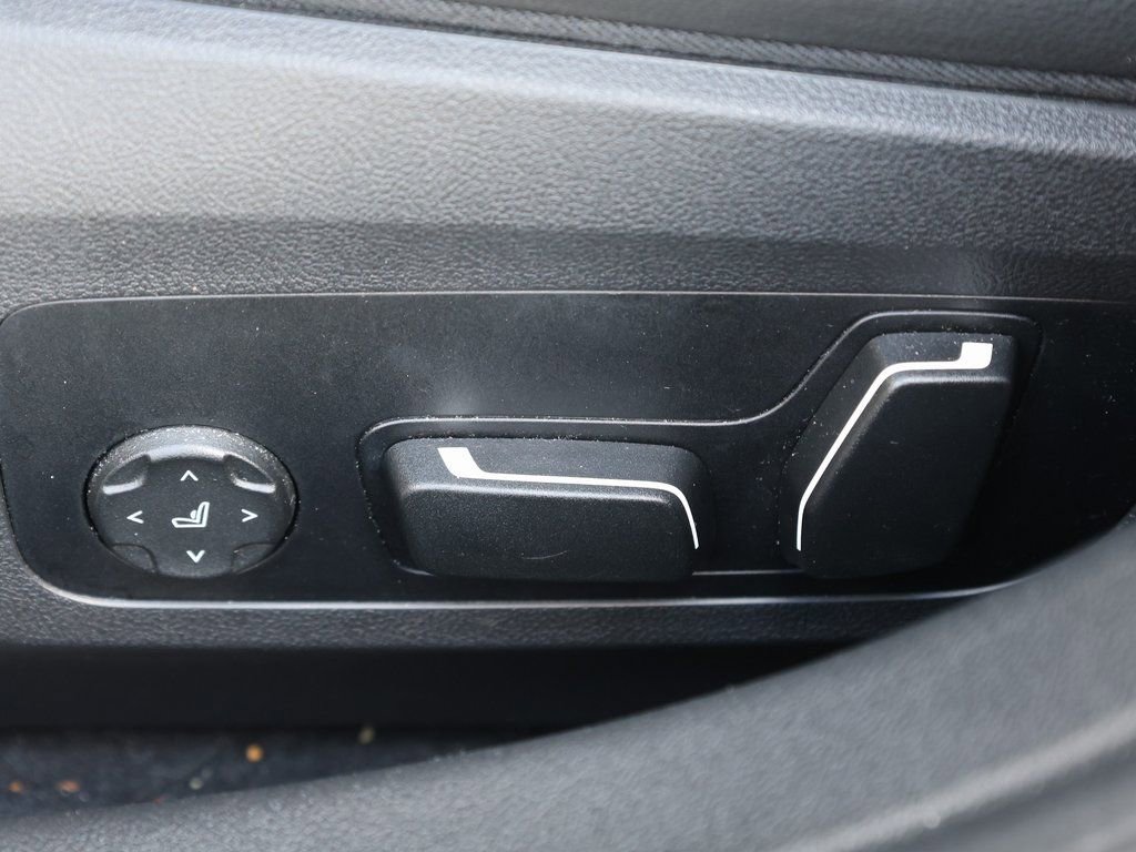 Used 2025 BMW i4 eDrive40 w/ M Sport Package image 17