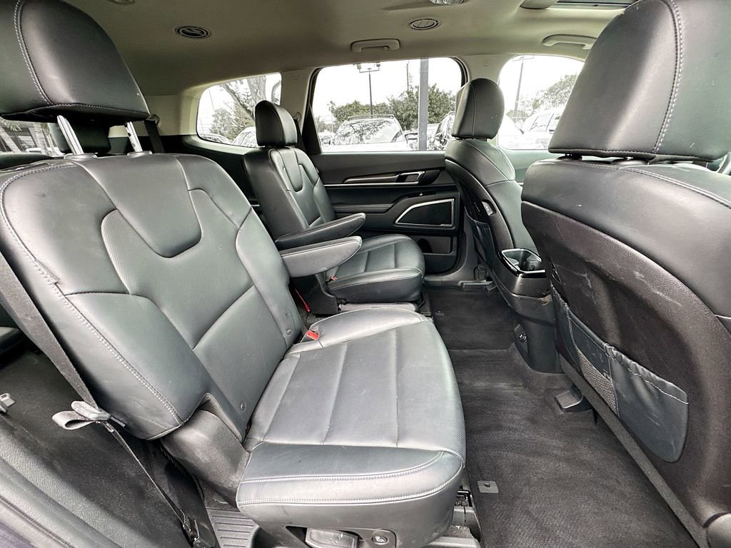 Used 2025 Kia Telluride S FWD image 30