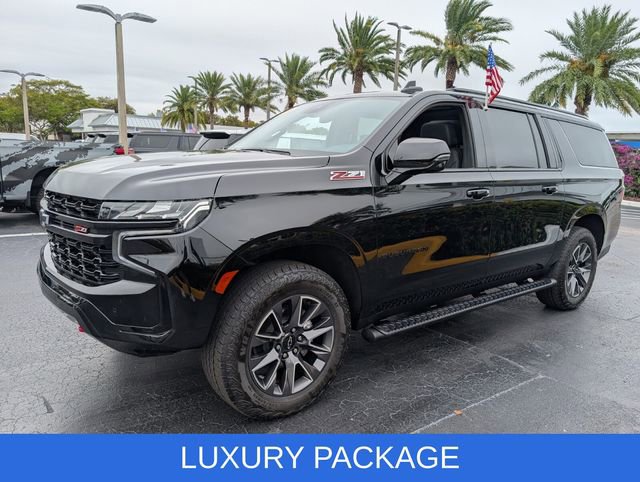 Used 2024 Chevrolet Suburban Z71 w/ Luxury Package image 3