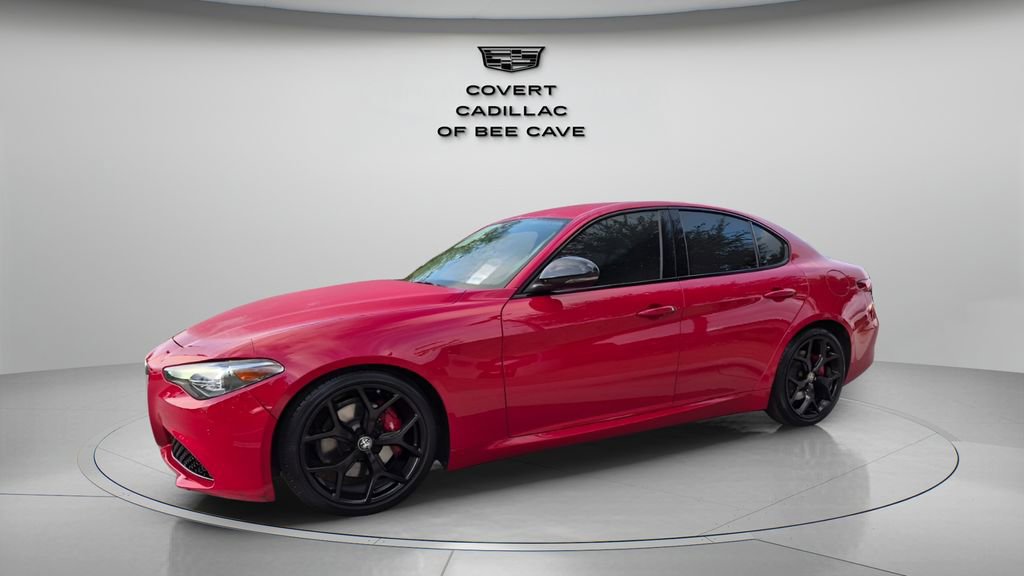 Used 2019 Alfa Romeo Giulia w/ Nero Edizione image 4