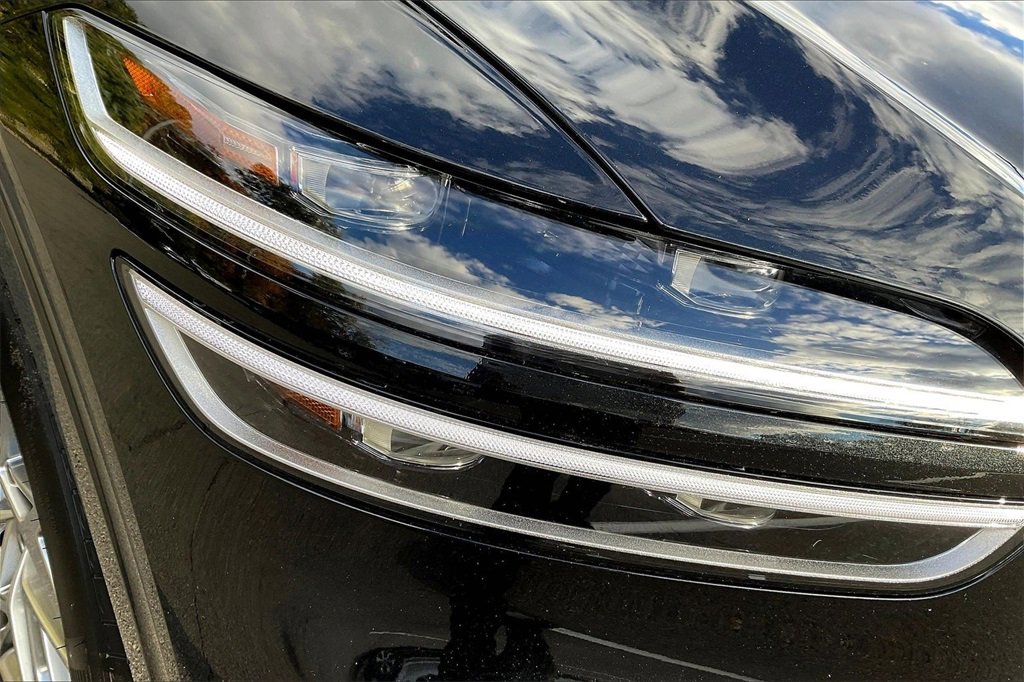 Used 2025 Genesis GV70 2.5T image 25