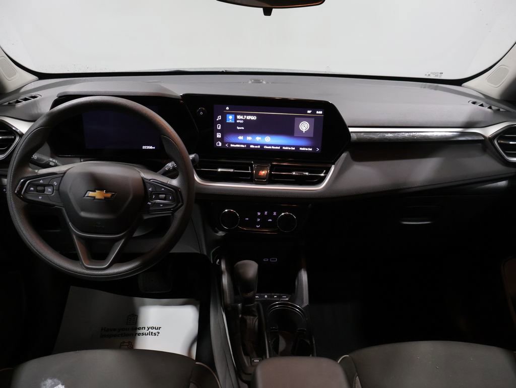 Used 2025 Chevrolet TrailBlazer LT image 16