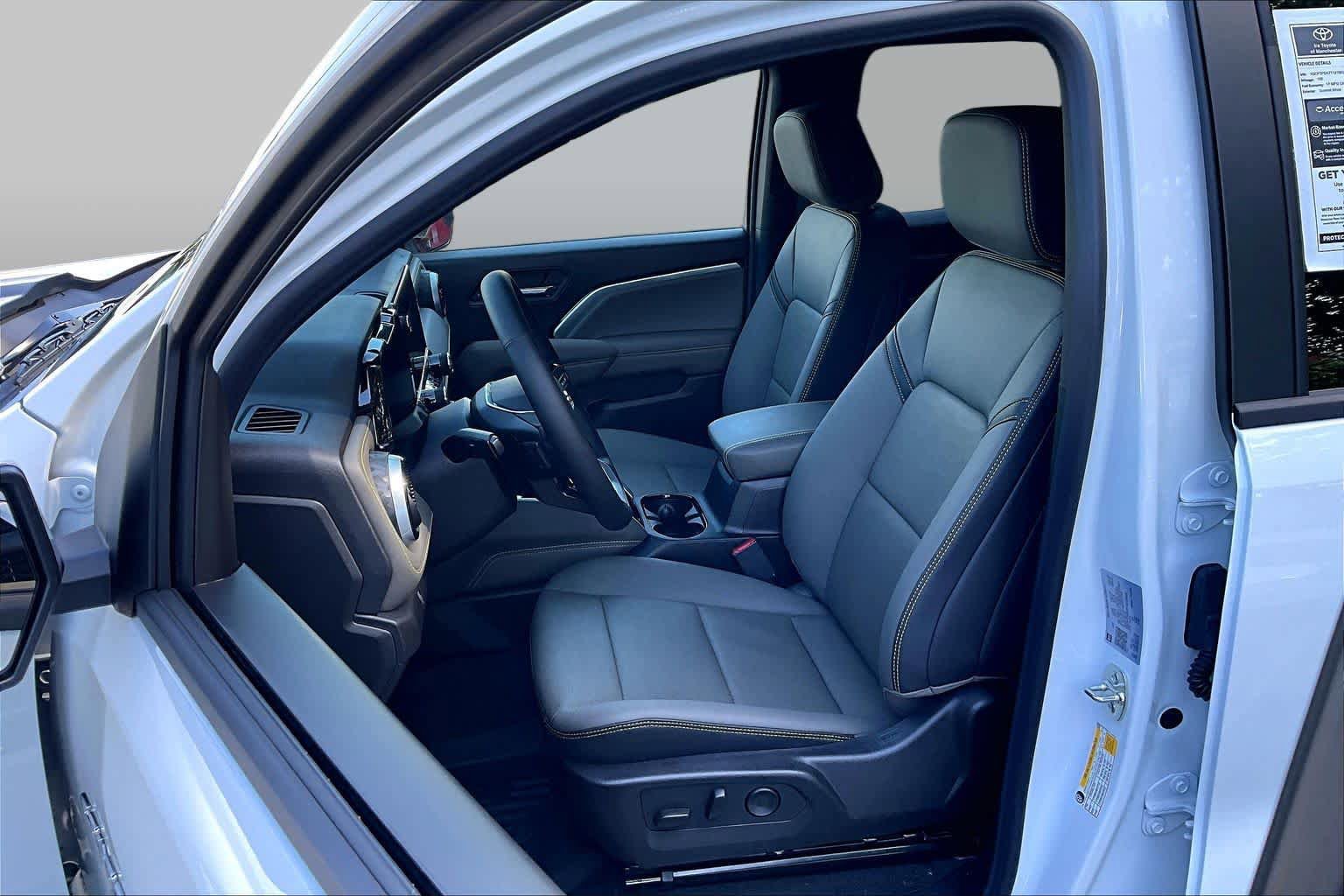 Used 2026 Chevrolet Colorado ZR2 AWD/4WD image 9