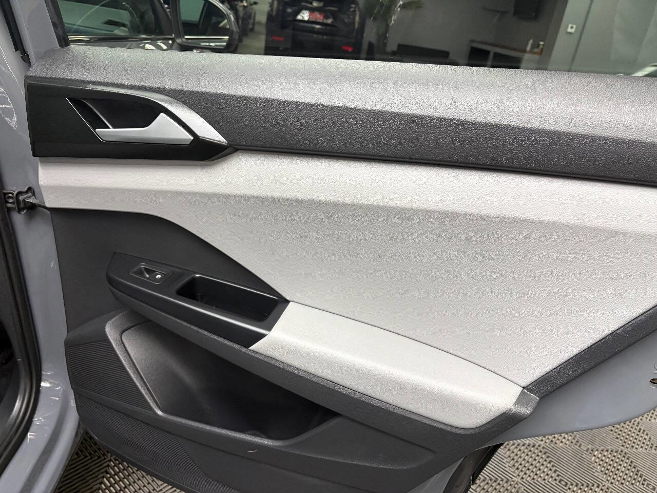 Used 2022 Volkswagen Taos SE image 33