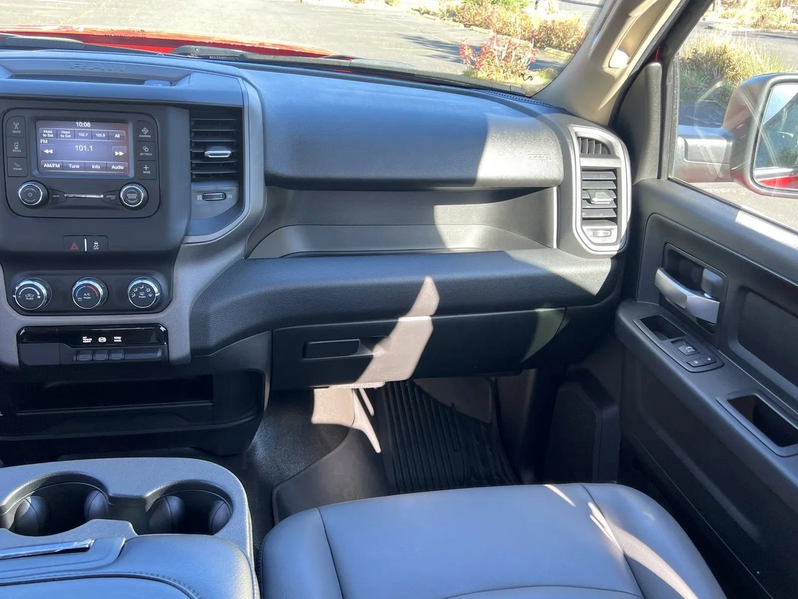 Used 2019 RAM 2500 Tradesman w/ Chrome Appearance Group image 18
