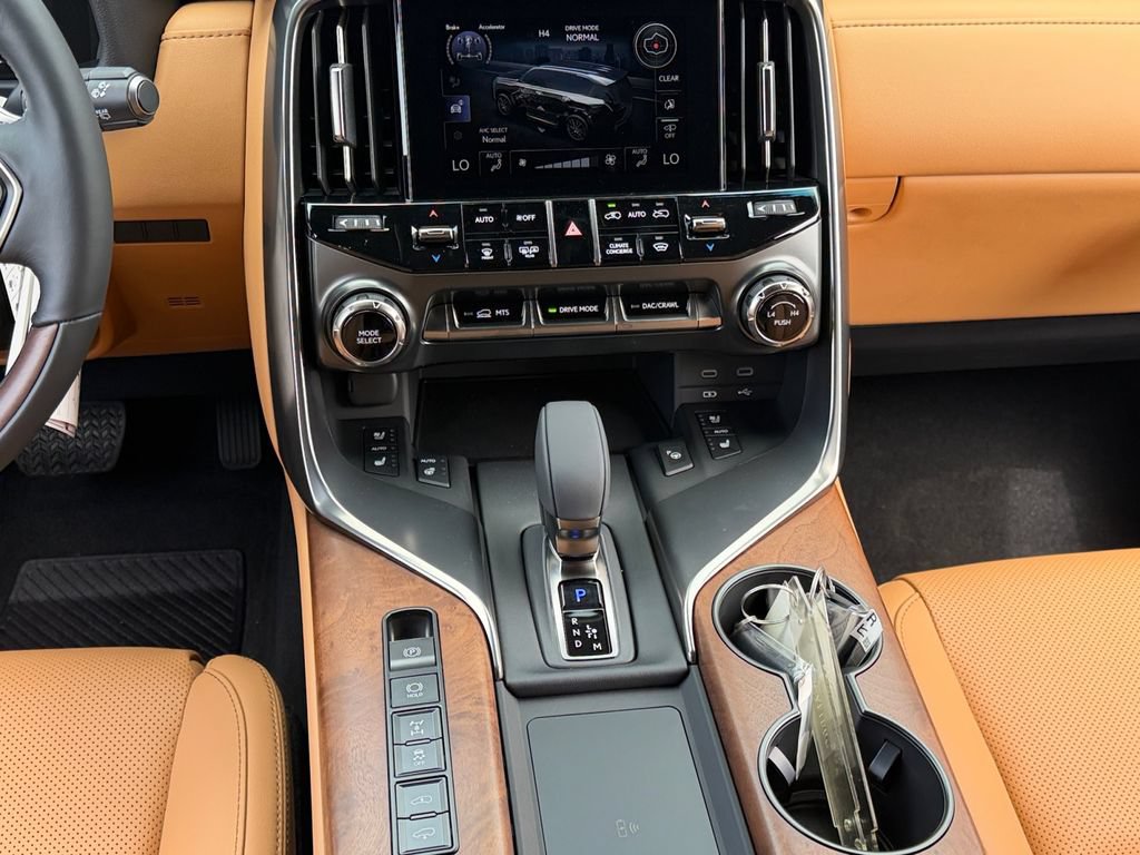 New 2026 Lexus LX 700h Luxury AWD/4WD image 13