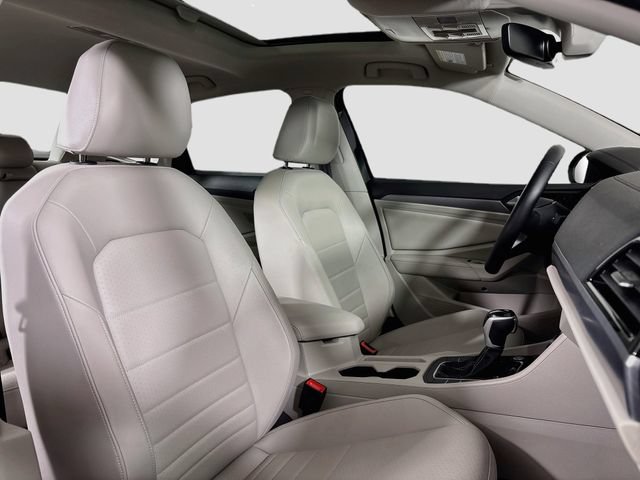 Certified 2023 Volkswagen Jetta SE FWD image 31