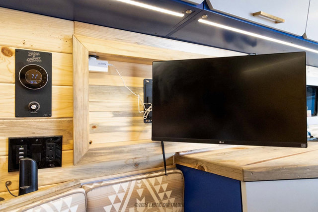 Used 2021 Mercedes-Benz Sprinter 2500 image 63