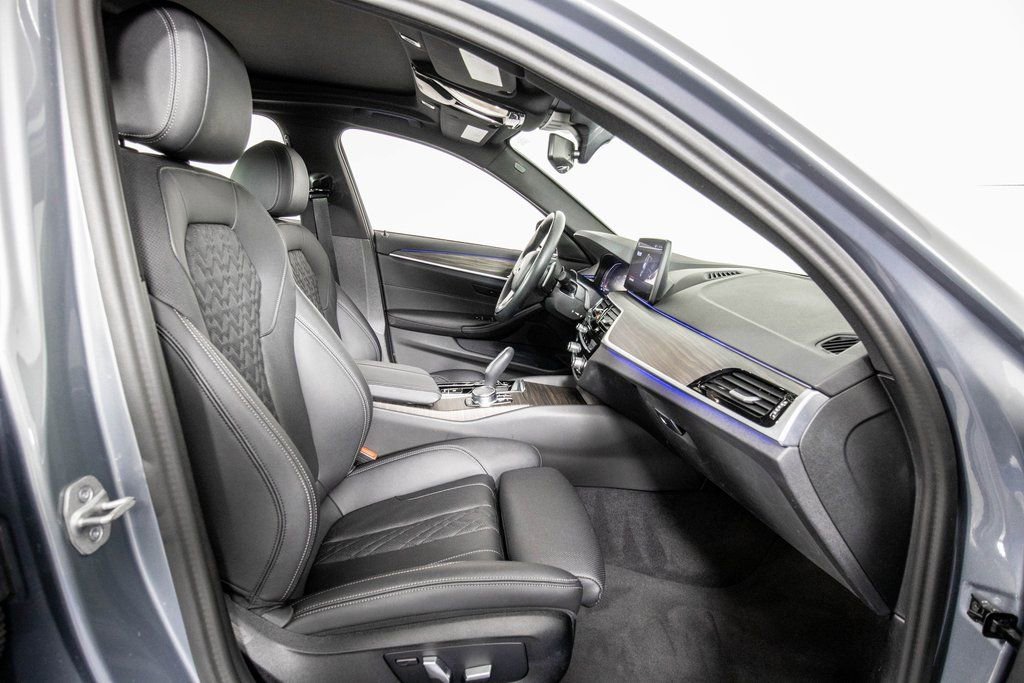 Used 2023 BMW 540i w/ Convenience Package image 10