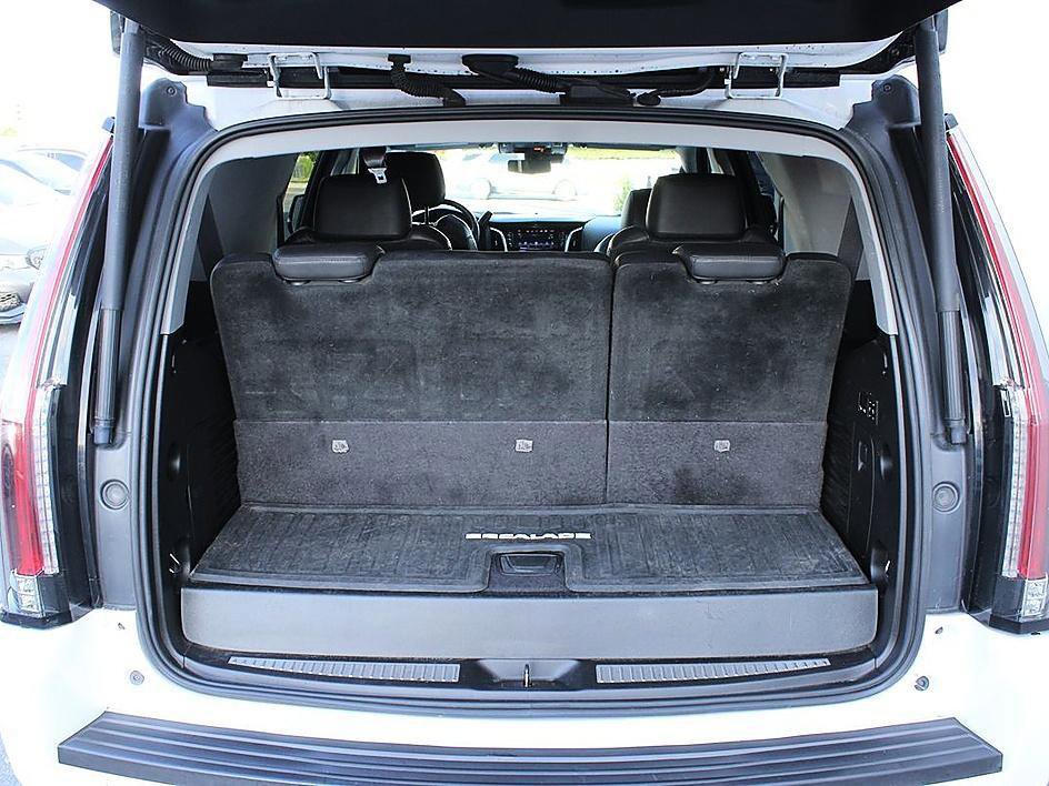 Used 2017 Cadillac Escalade Premium Luxury image 8