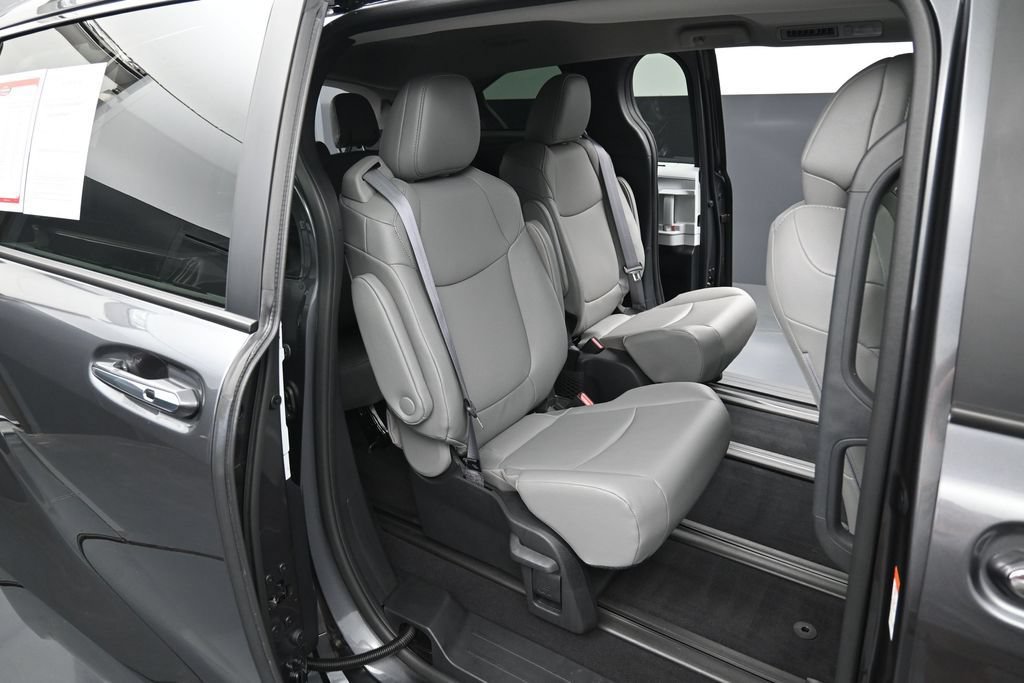Certified 2025 Toyota Sienna XLE w/ XLE Plus Package AWD/4WD image 32