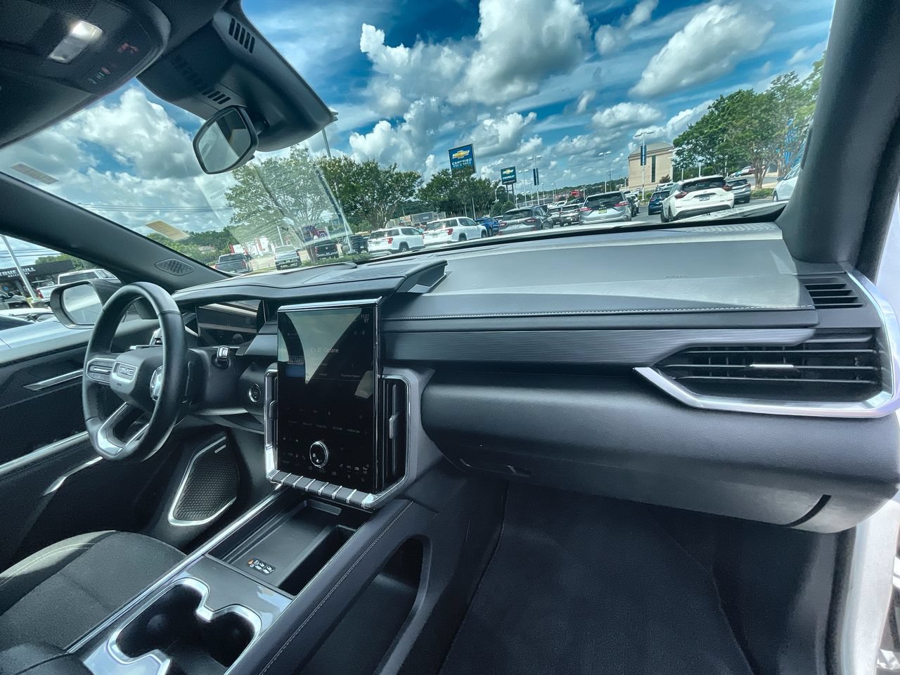 Used 2025 GMC Acadia Elevation FWD image 29