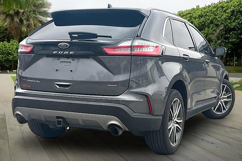 Used 2022 Ford Edge Titanium w/ Equipment Group 301A image 2