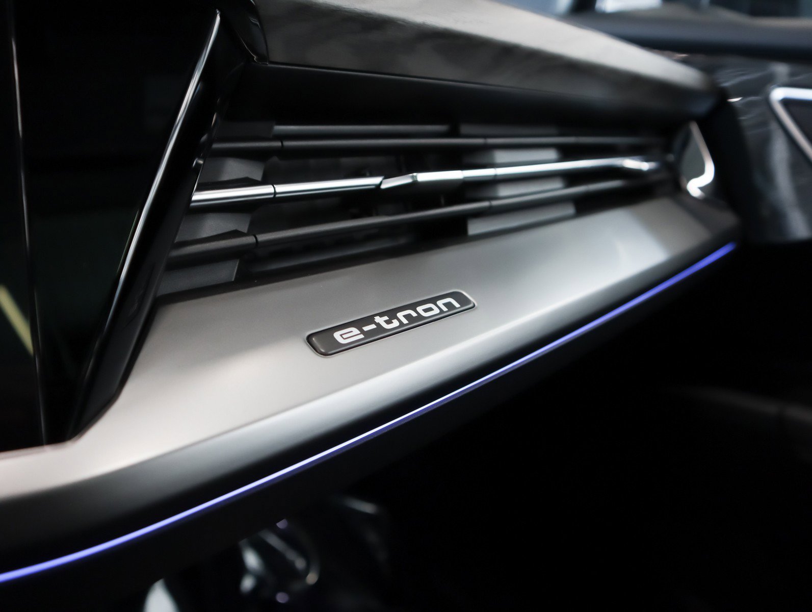 Certified 2024 Audi Q4 e-tron Premium Plus w/ Premium Plus image 22