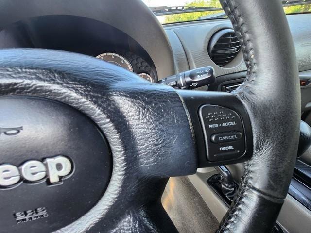 Used 2005 Jeep Liberty Sport AWD/4WD image 14
