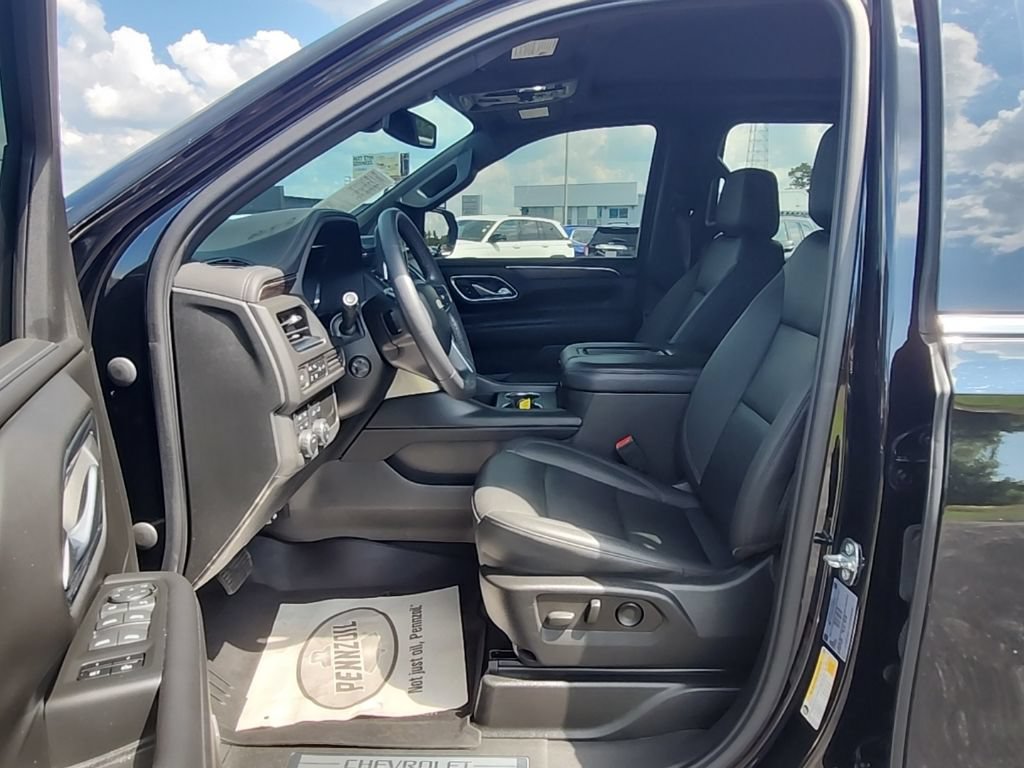Used 2022 Chevrolet Suburban LT w/ LT Signature Plus Package AWD/4WD image 23