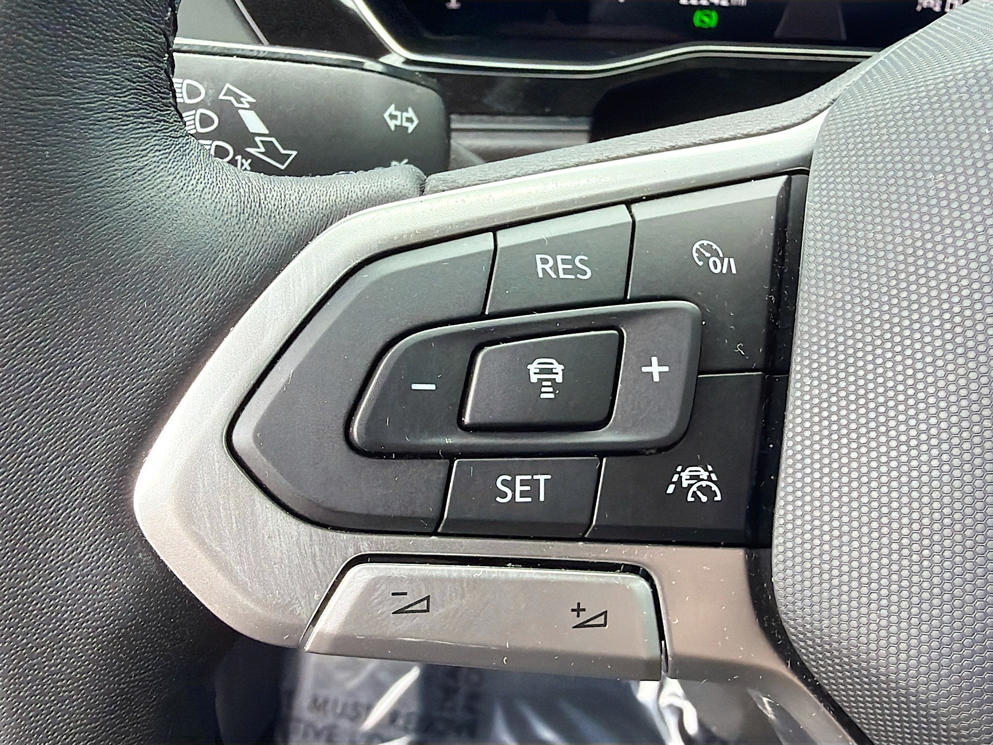 Used 2022 Volkswagen Jetta SE FWD image 33