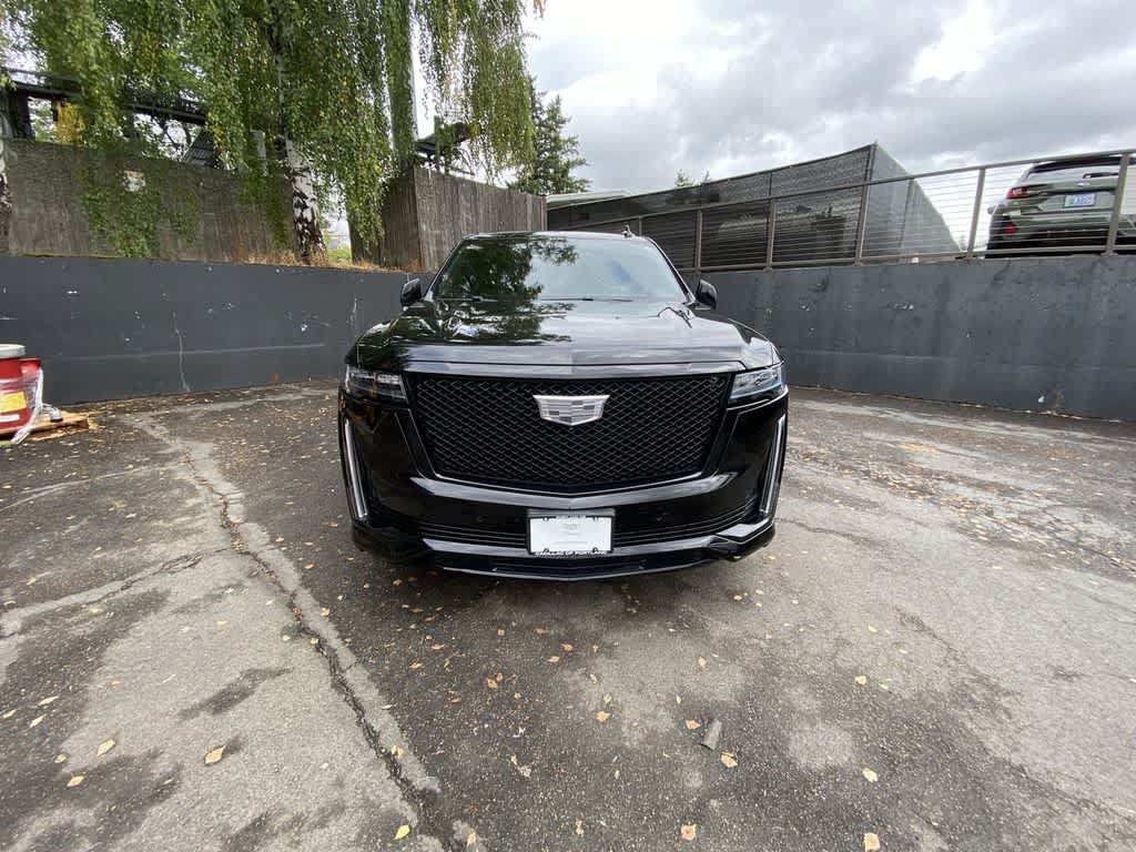 Used 2023 Cadillac Escalade Sport w/ LPO, ONYX Package AWD/4WD image 9