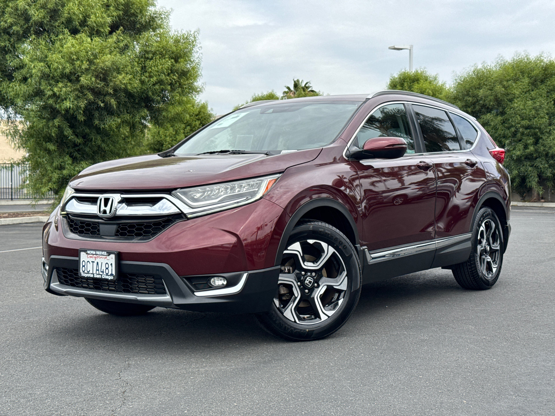 Used 2018 Honda CR-V Touring image 2