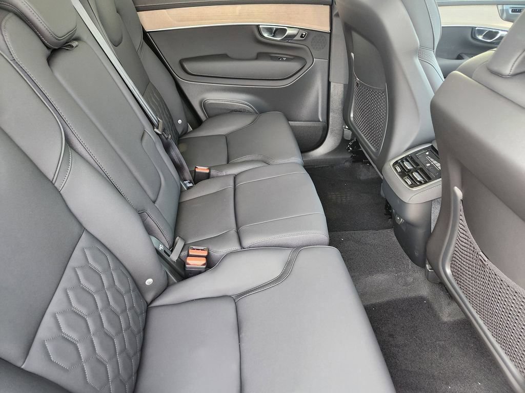 New 2026 Volvo XC90 B6 Plus w/ Protection Package AWD/4WD image 24