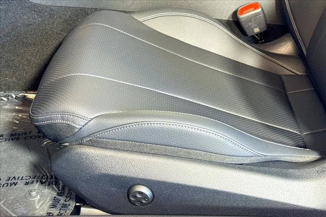 New 2026 Mercedes-Benz CLE 300 4MATIC Coupe image 17