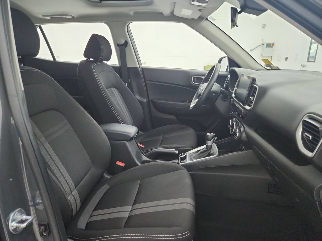 Used 2025 Hyundai Venue SEL FWD image 36
