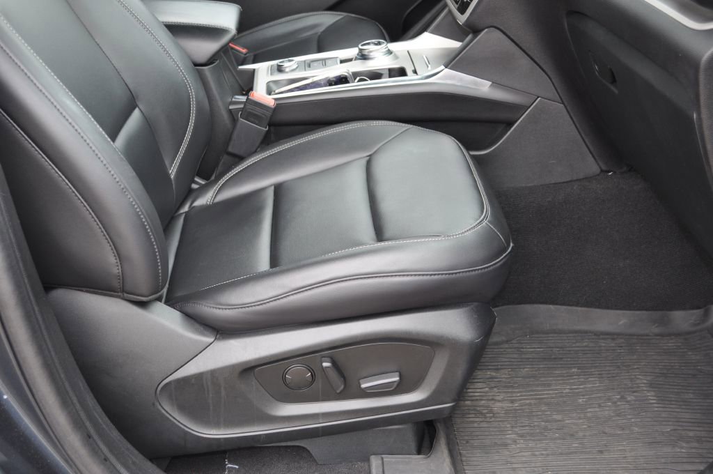 Used 2024 Ford Explorer XLT w/ Equipment Group 202A image 22