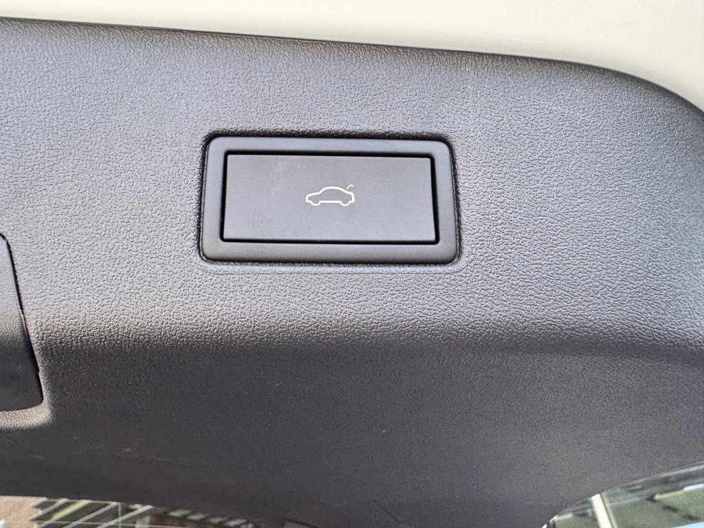 Used 2024 Volkswagen ID.4 S image 39