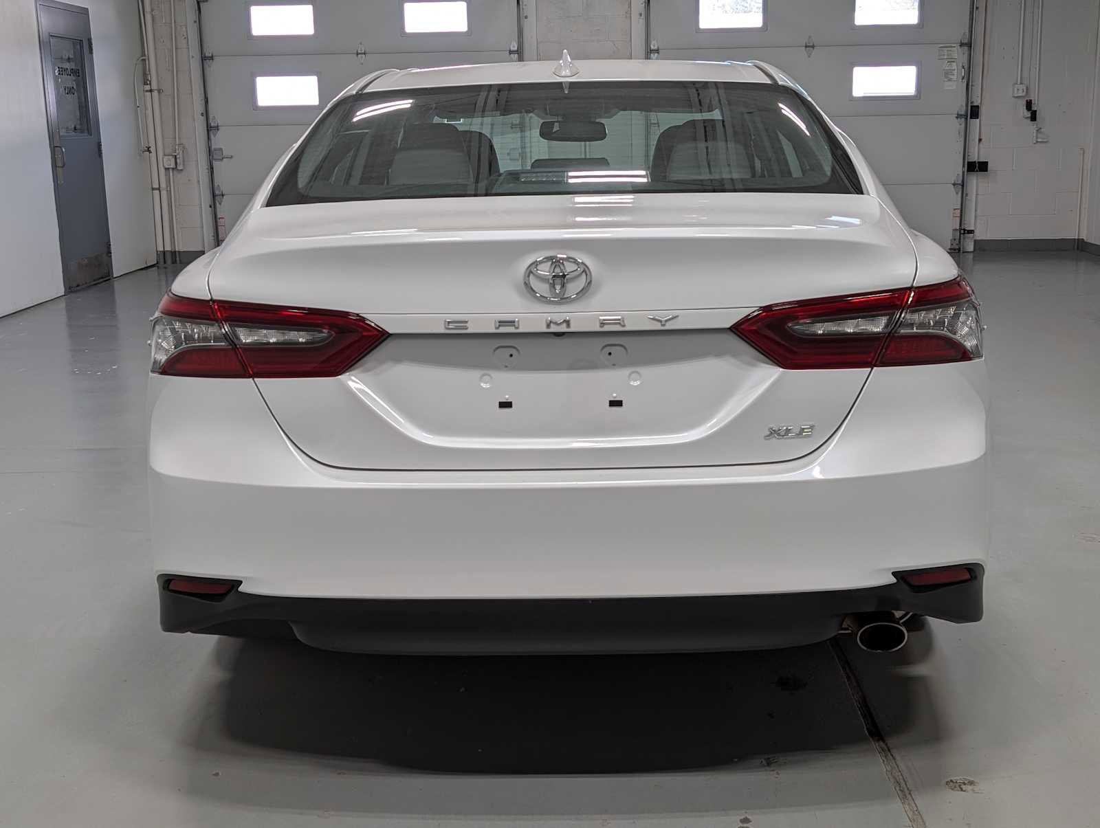 Used 2021 Toyota Camry XLE FWD image 7