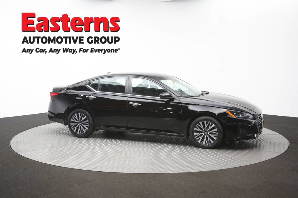 Used 2023 Nissan Altima 2.5 SV FWD image 46