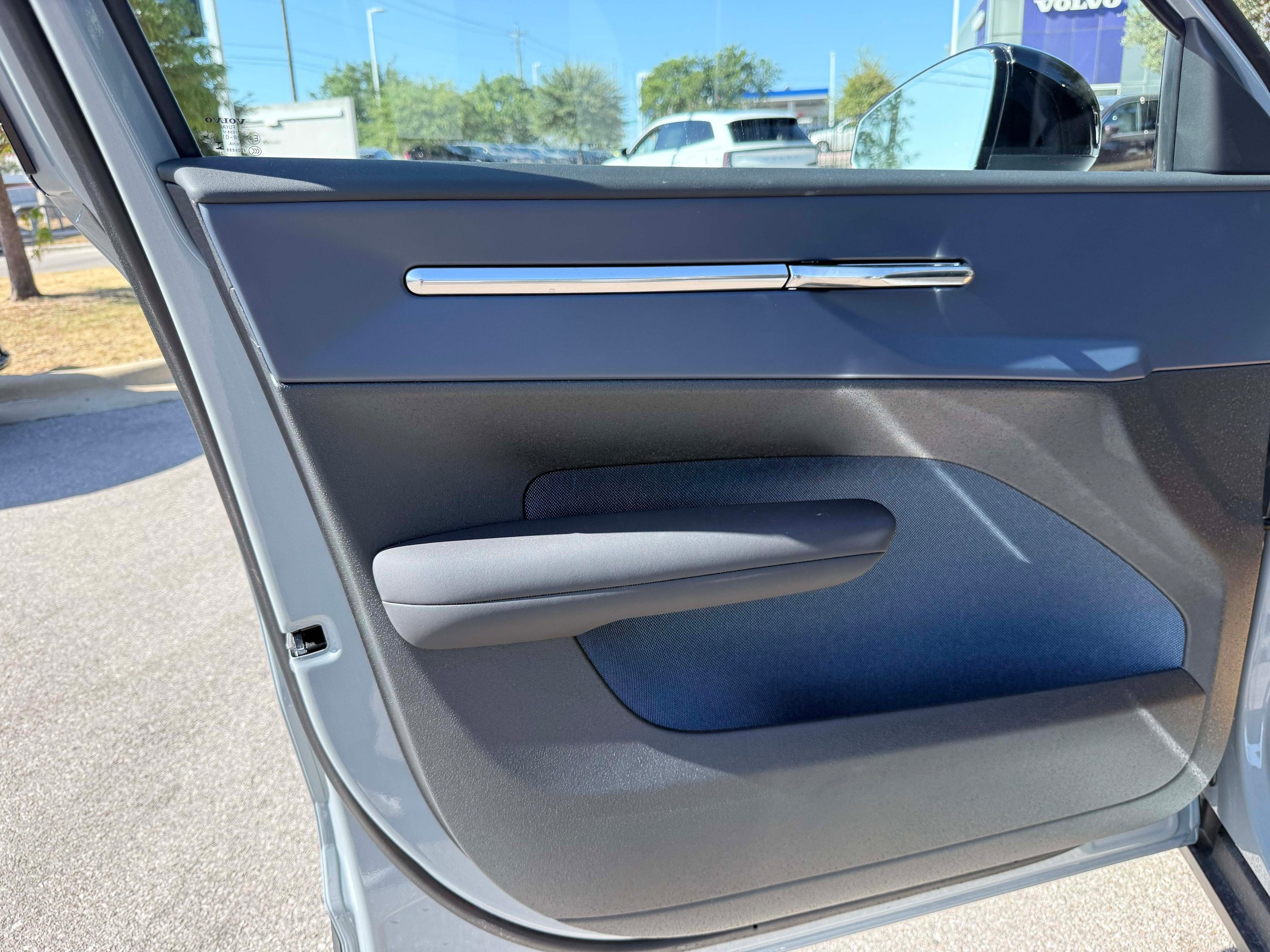 New 2026 Volvo EX30 Plus w/ Protection Package Premier AWD/4WD image 10
