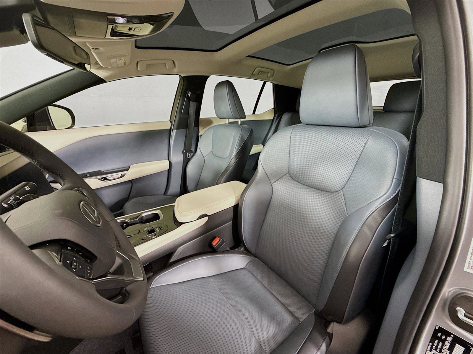 Used 2025 Lexus RZ 300e w/ Accessory Package (2T) image 2