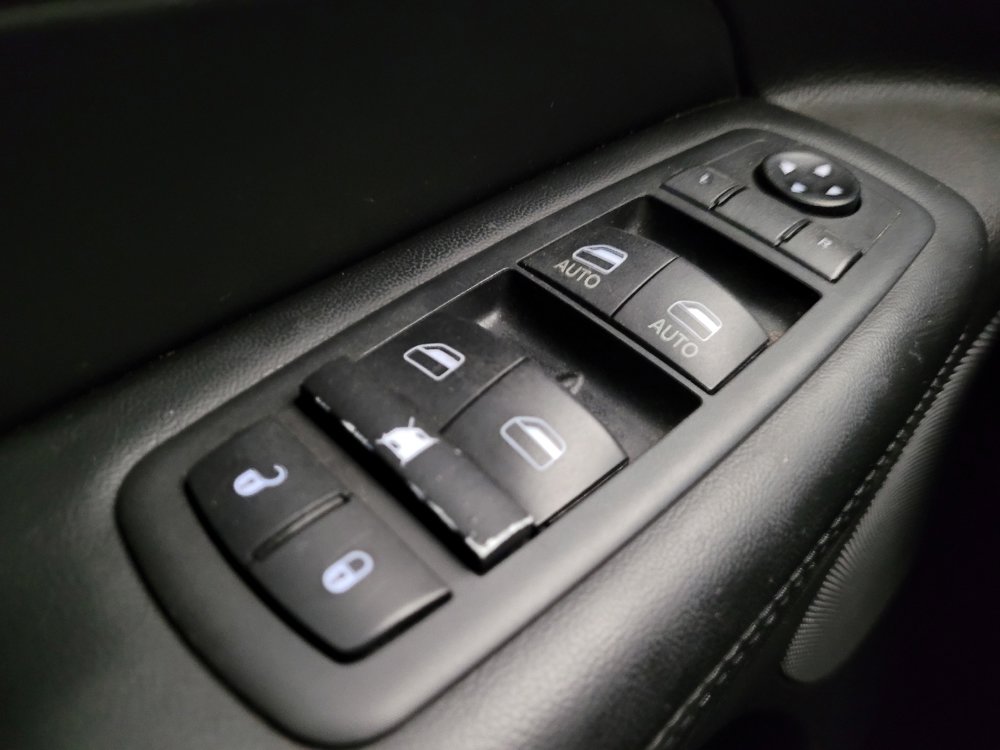 Used 2020 Jeep Grand Cherokee Altitude image 27