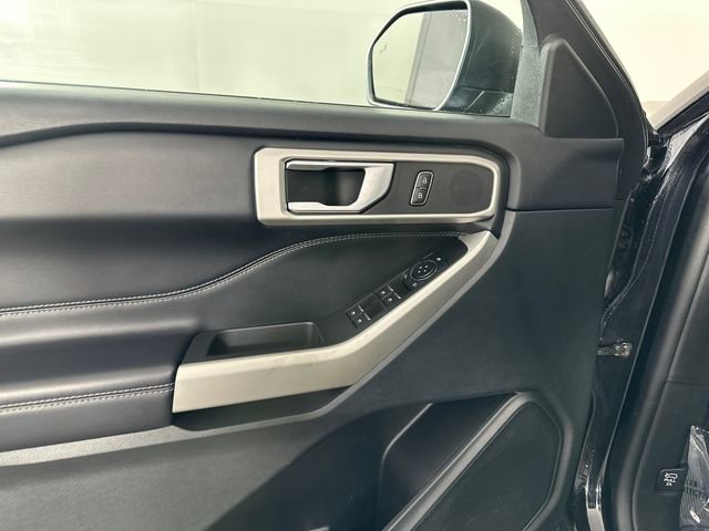 Used 2023 Ford Explorer XLT w/ Class IV Trailer Tow Package image 18