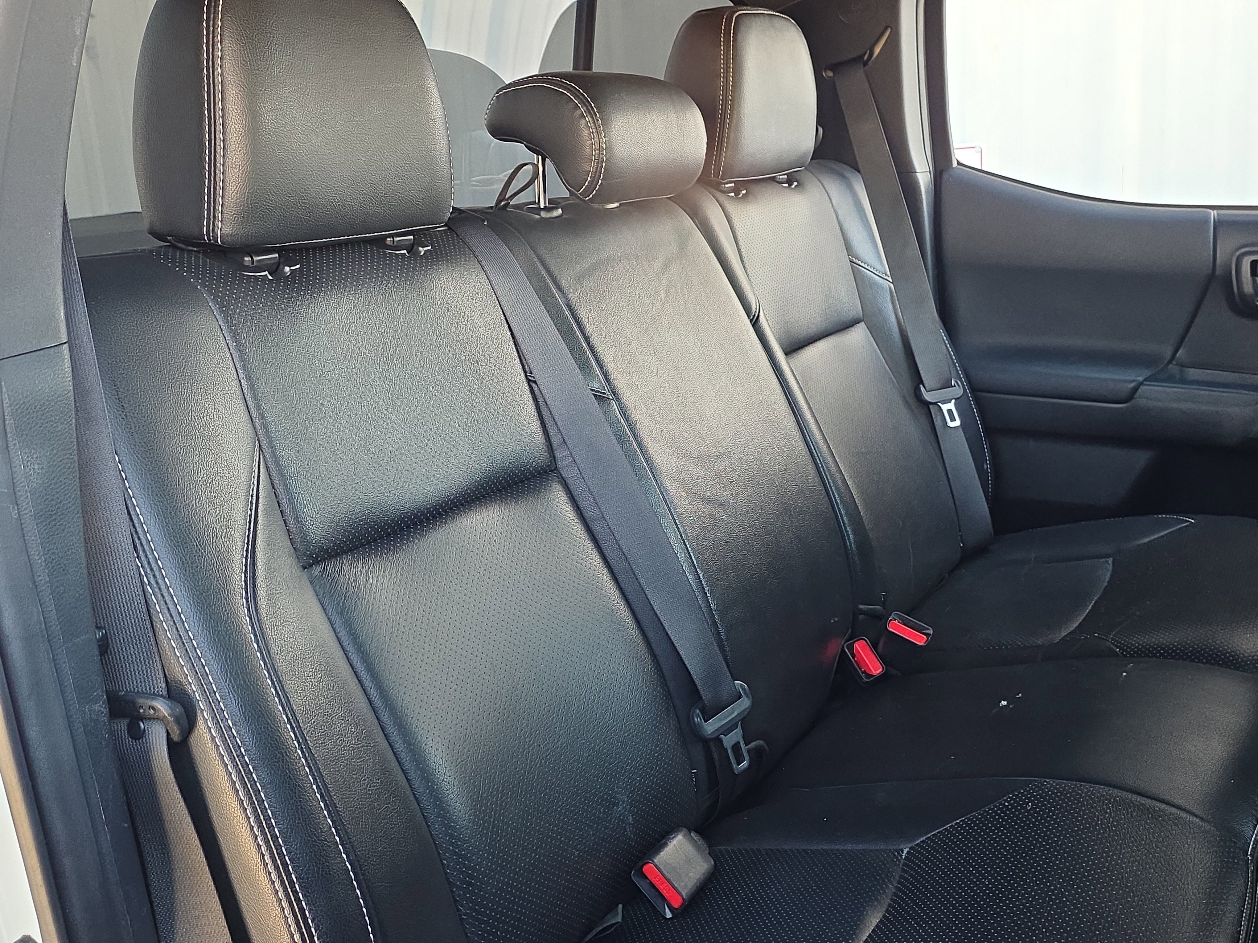 Used 2017 Toyota Tacoma TRD Sport w/ Premium & Technology Package AWD/4WD image 34