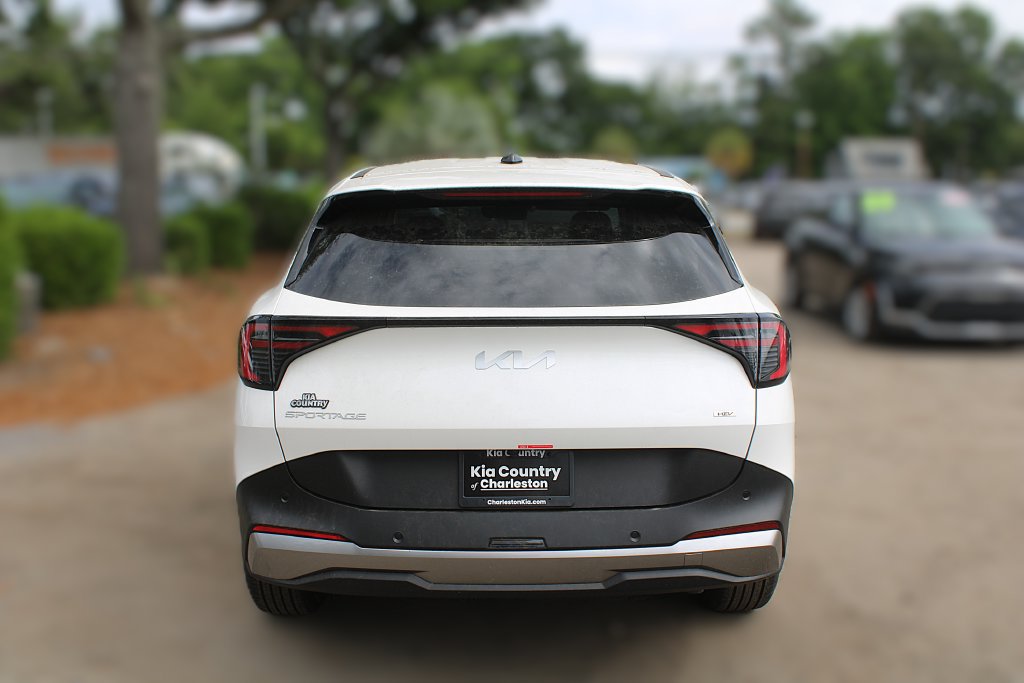 New 2027 Kia Sportage LX FWD image 8
