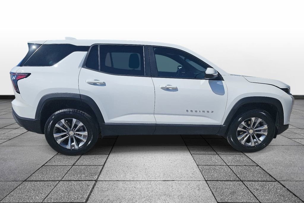 Used 2025 Chevrolet Equinox LT FWD image 4