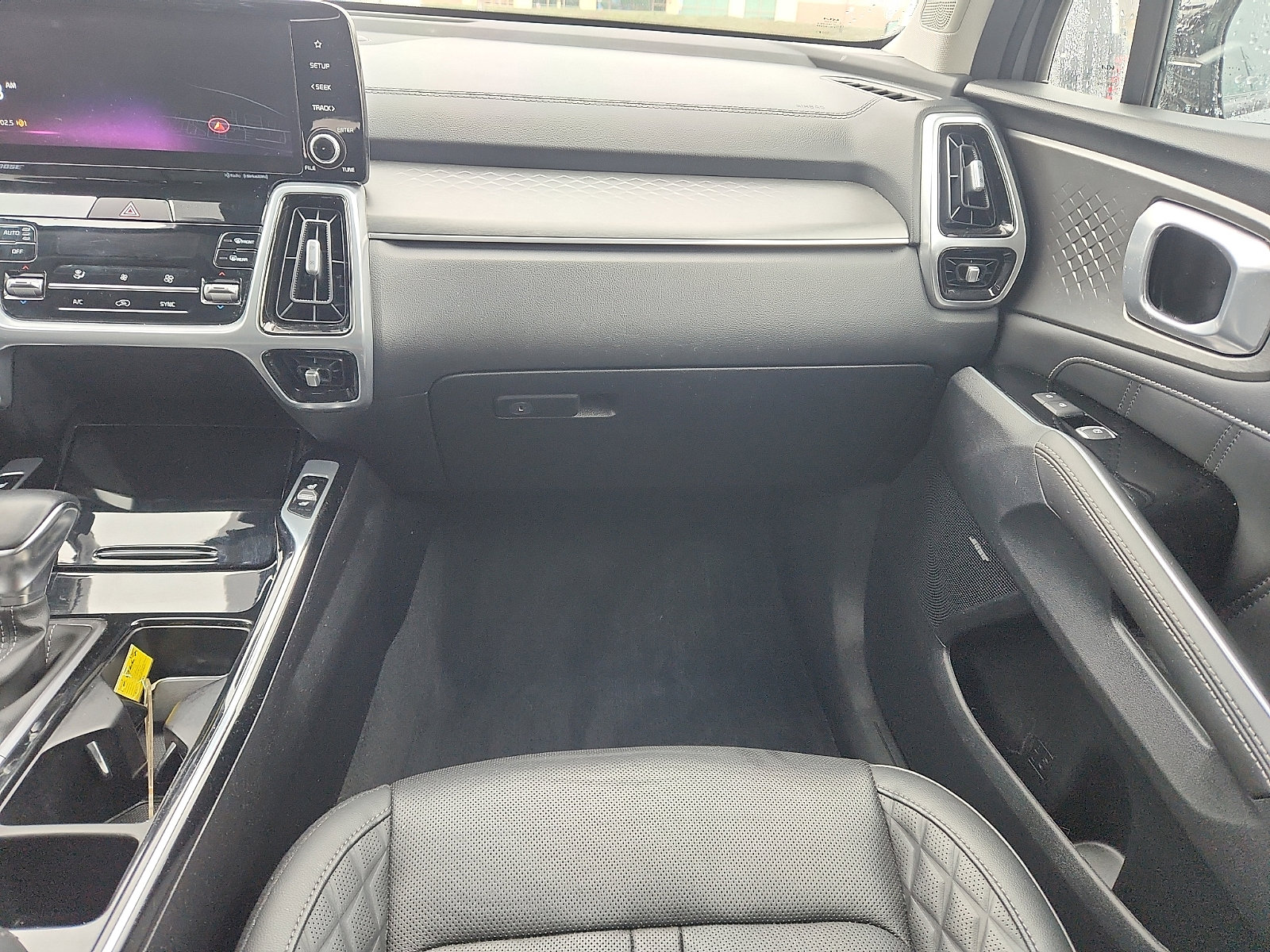 Used 2023 Kia Sorento SX image 11