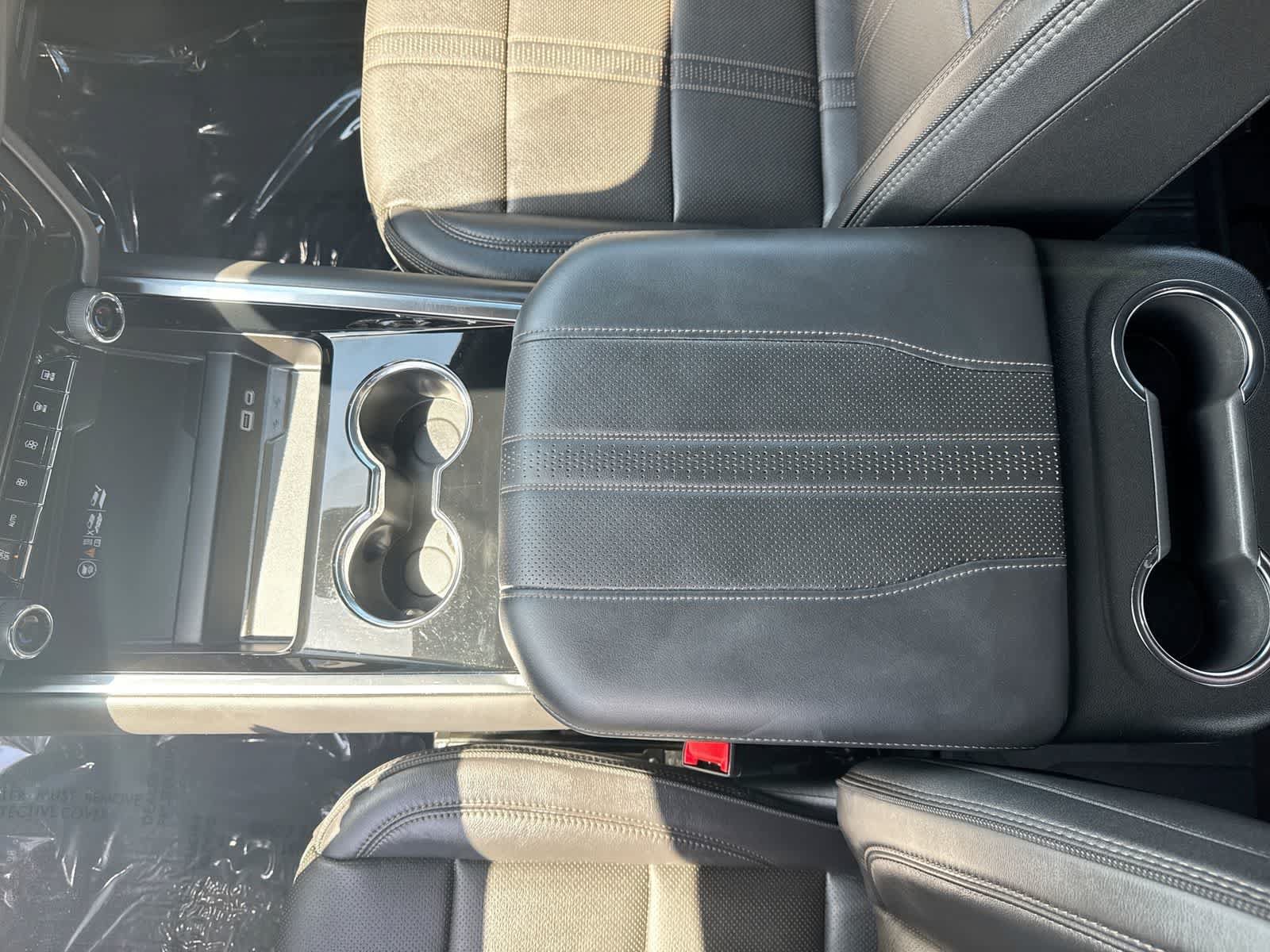 Used 2025 Chevrolet Tahoe High Country AWD/4WD image 33