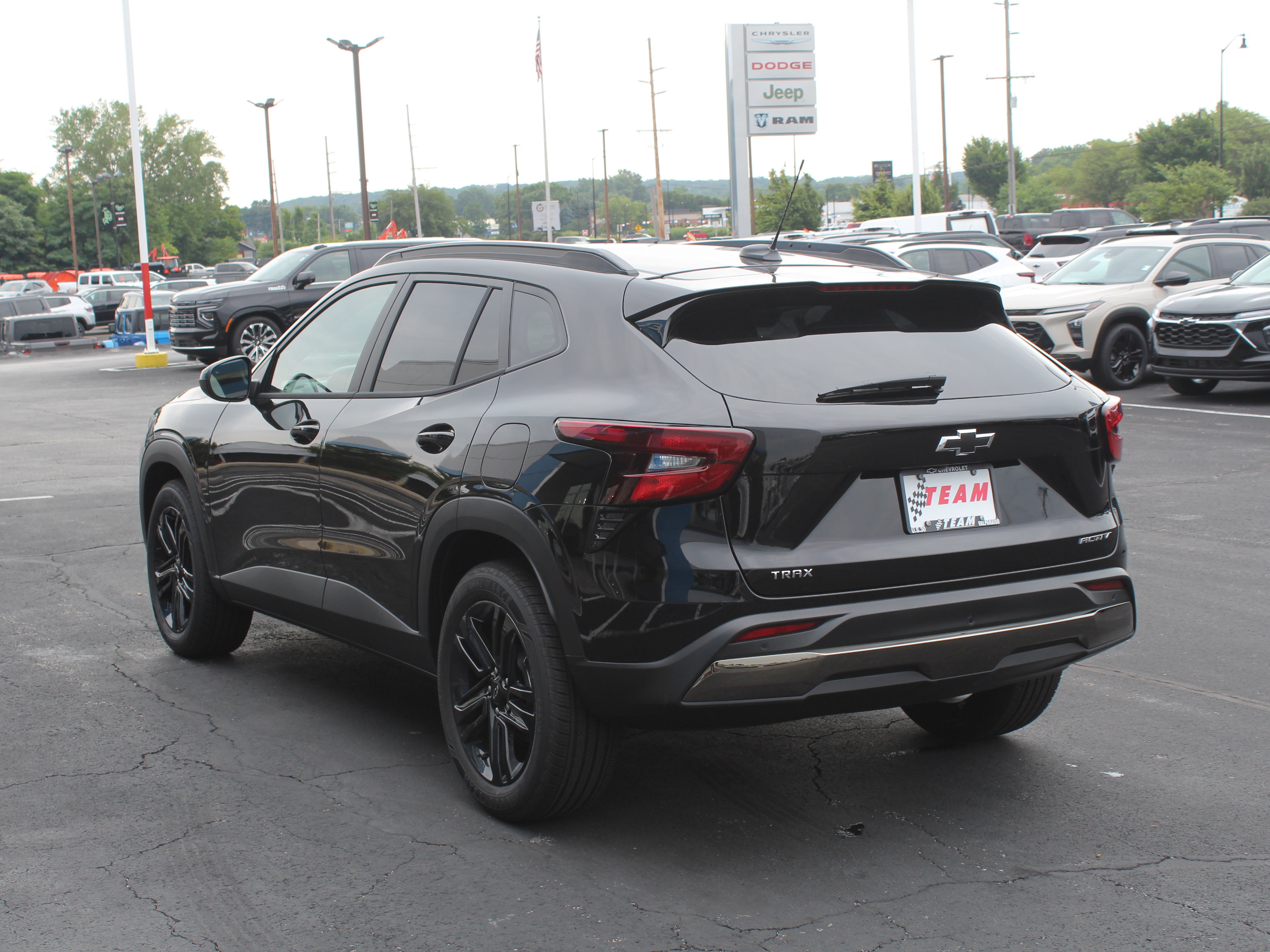 New 2026 Chevrolet Trax ACTIV w/ Sunroof Package FWD image 5
