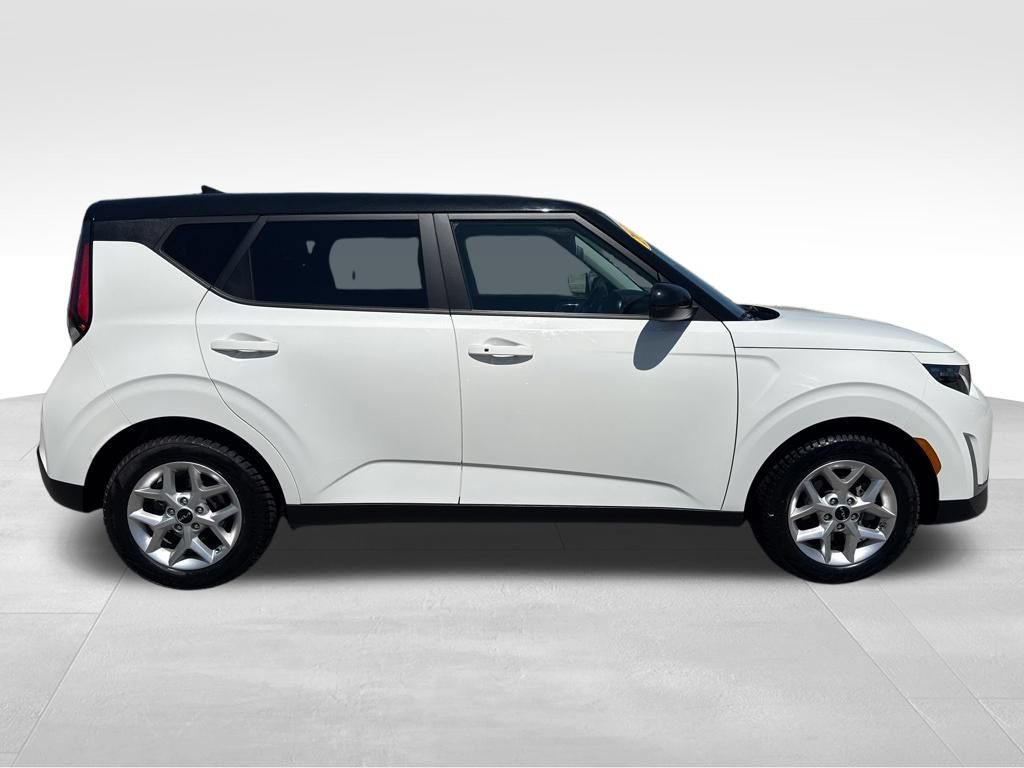 Used 2024 Kia Soul S FWD image 4