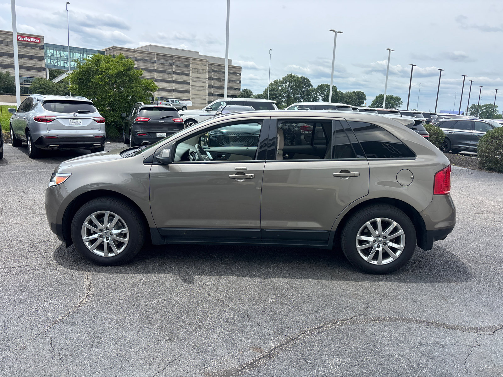 Used 2013 Ford Edge SEL FWD image 4